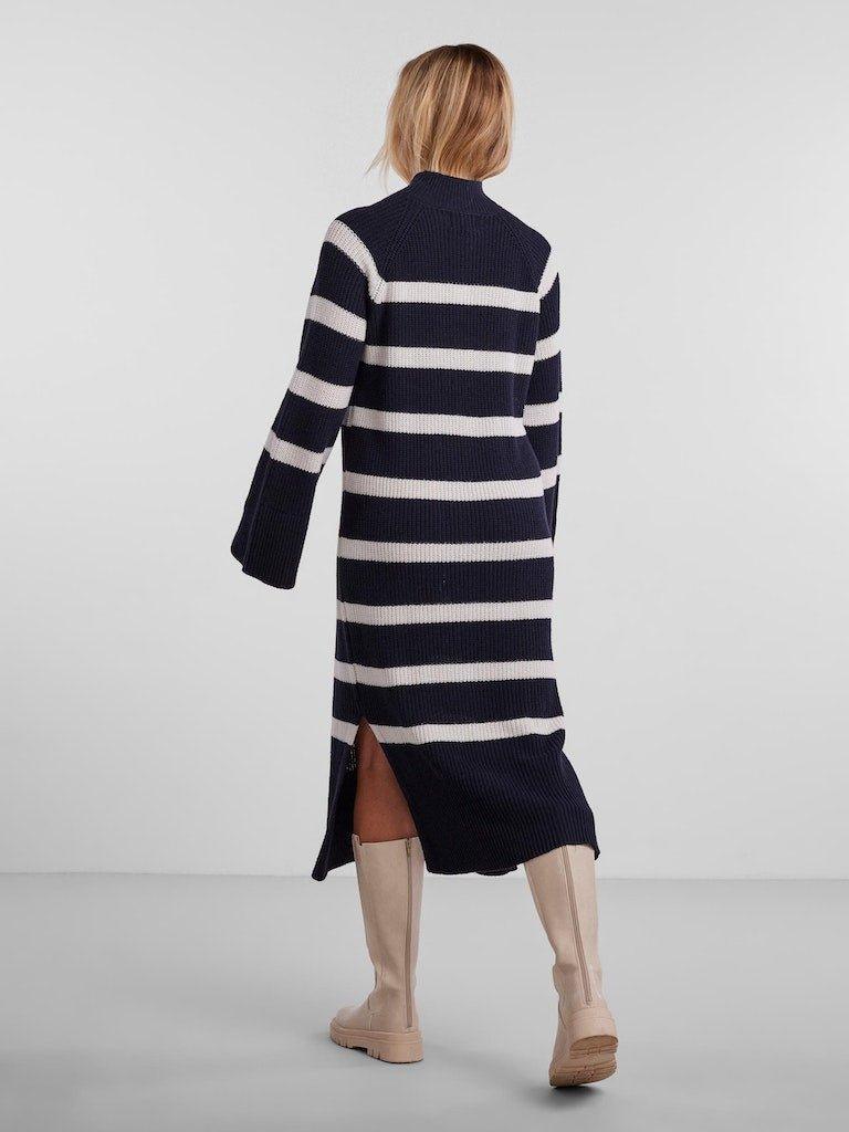 Pieces Baia - Lang strikkjole - HUSET Men & Women