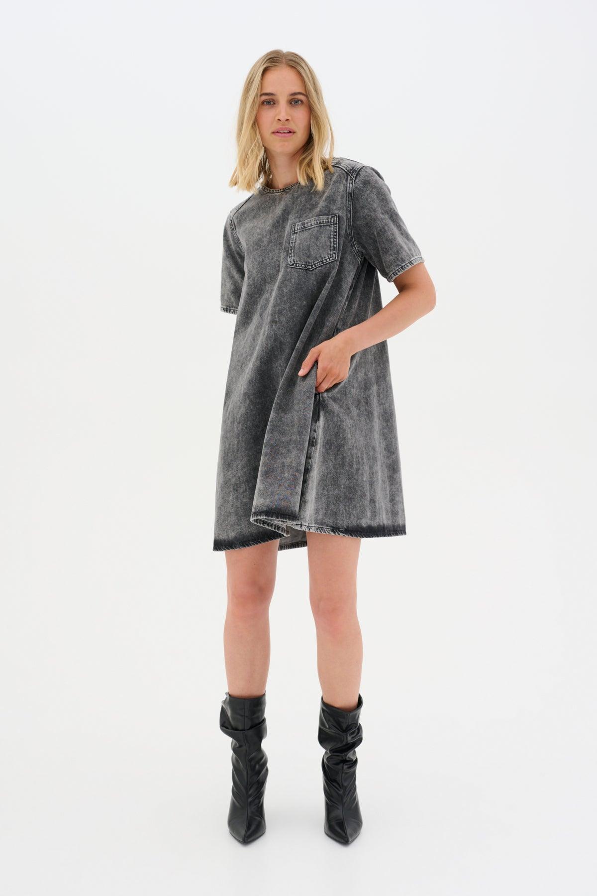 My Essential Wardrobe Malo - Kort denim kjole - HUSET Men & Women