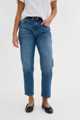 my essential wardrobe mommy jeans