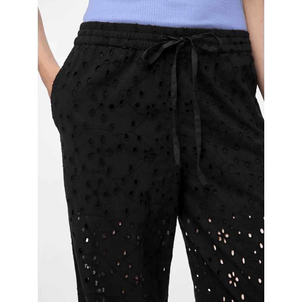 Pieces Wendy - Broderi angalise bukser - HUSET Men & Women