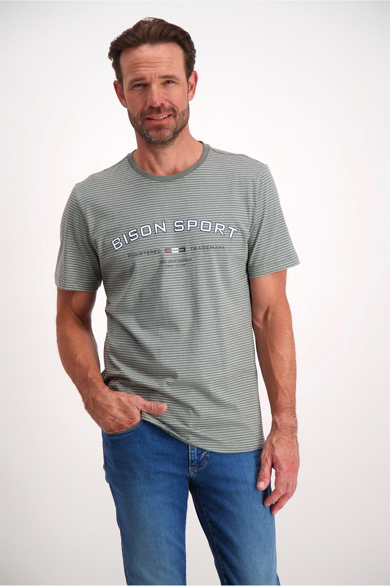 Bison - Stribet T-shirt m. print (S - 3XL) - HUSET Men & Women