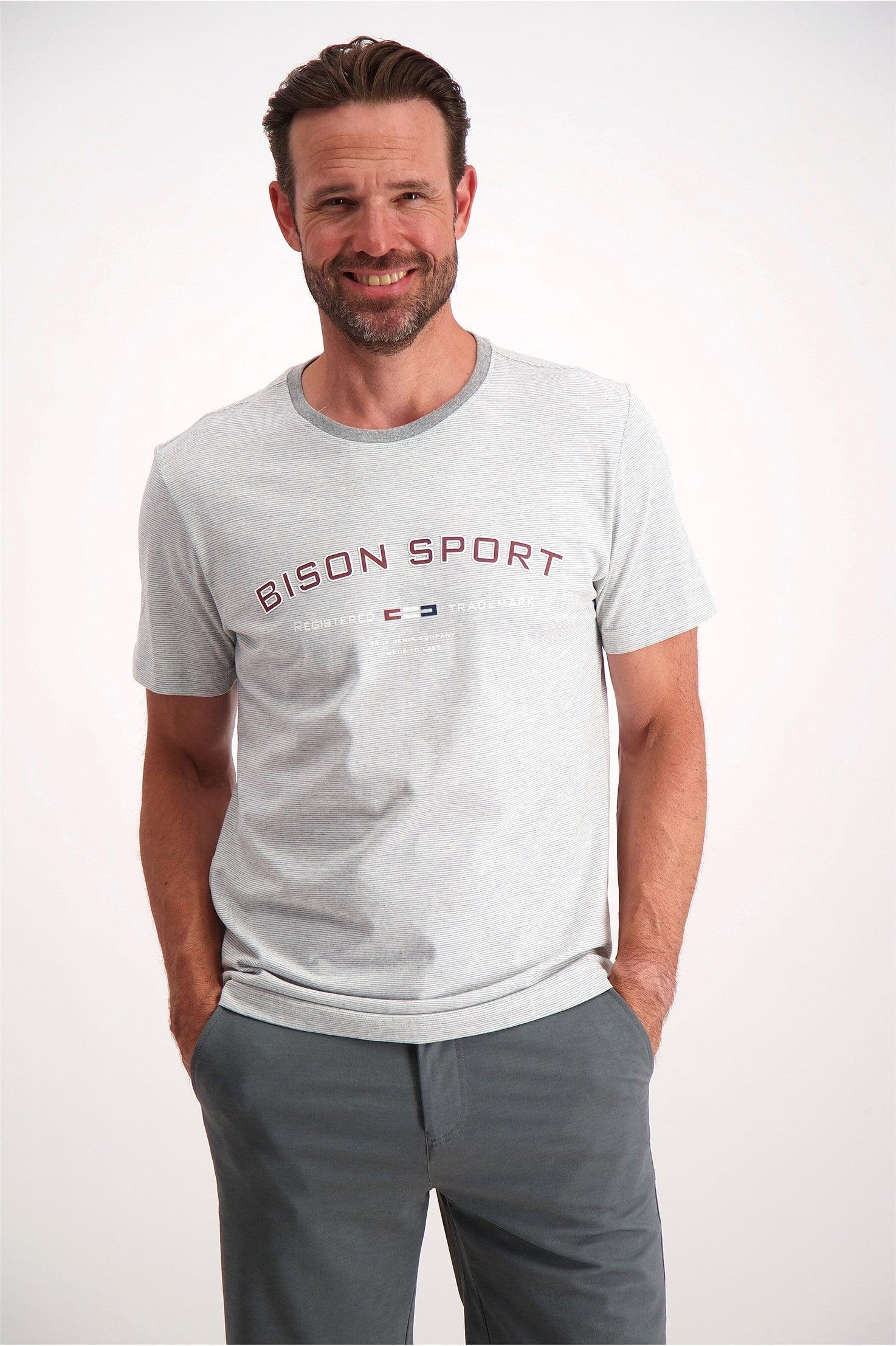 Bison - Stribet T-shirt m. print (S - 3XL) - HUSET Men & Women
