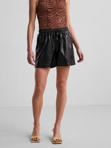 Ditte Estrup x Pieces Astrid - PU shorts - HUSET Men & Women