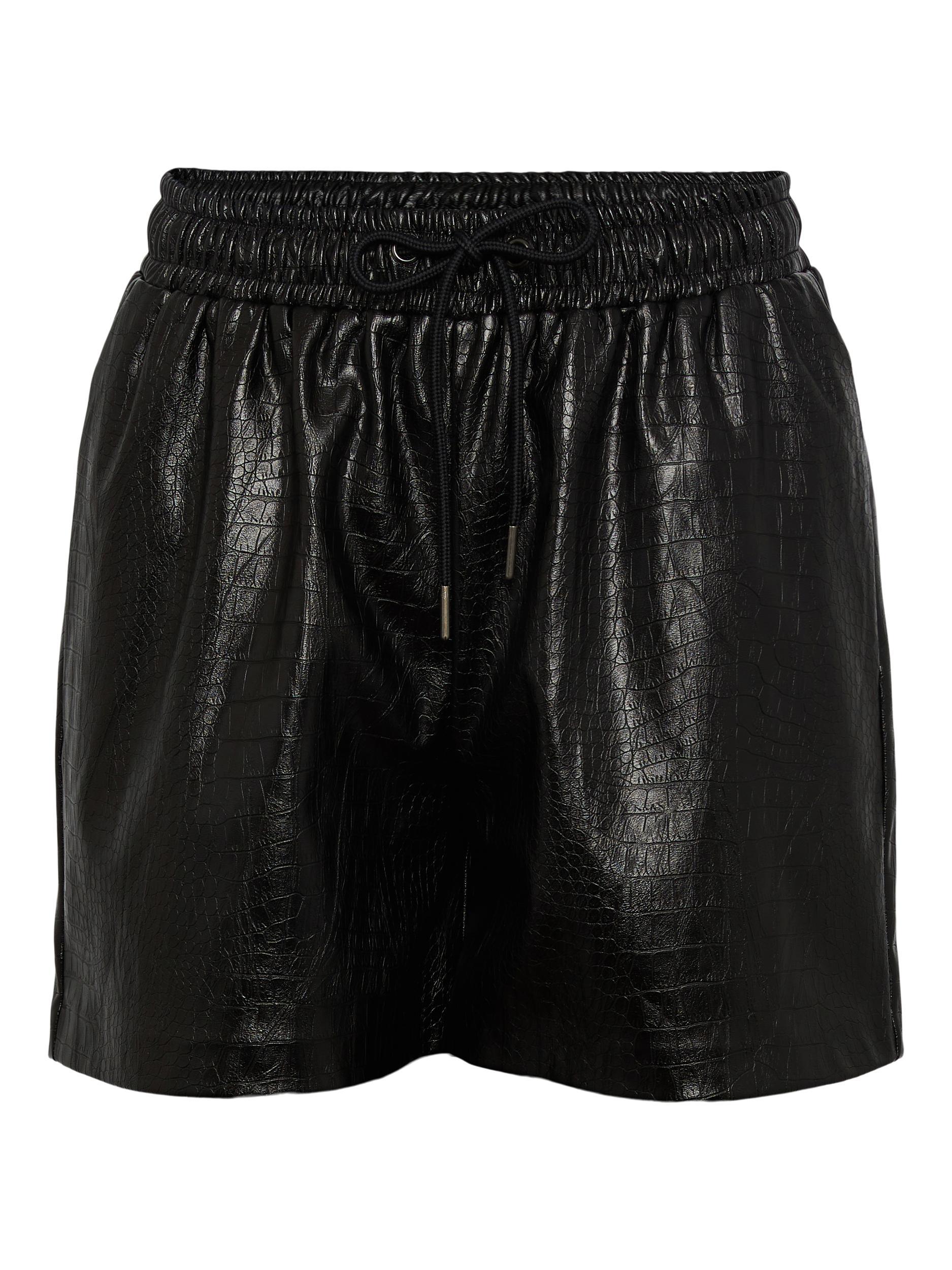 Ditte Estrup x Pieces Astrid - PU shorts - HUSET Men & Women