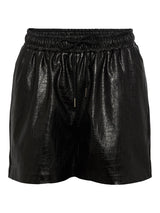 Ditte Estrup x Pieces Astrid - PU shorts - HUSET Men & Women
