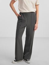 Pieces Bossy - Stribede habitbukser - HUSET Men & Women