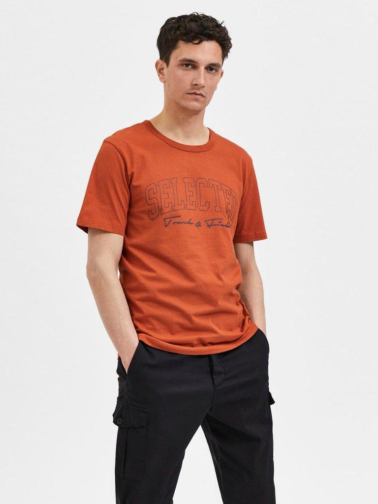 Selected Homme Bene - Relax fit T-shirt med logo - HUSET Men & Women